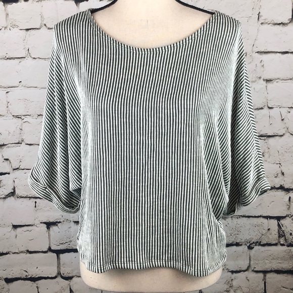 Caution To The Wind Tops - NWOT Caution To The Wind•Striped Crop Top L